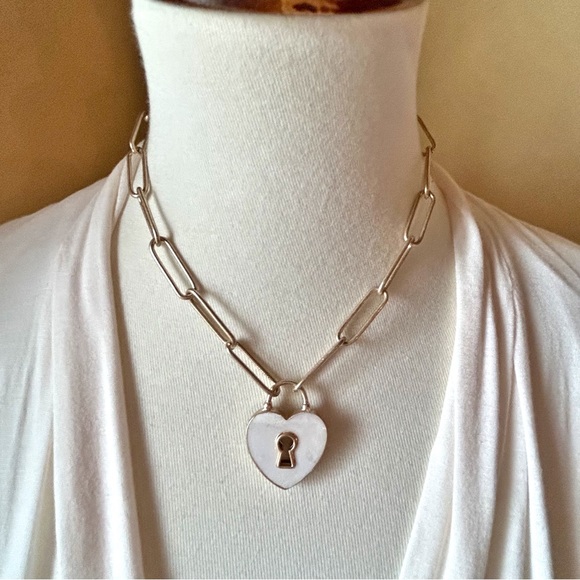 CANVAS Heart Pendant Paper Clip Chain Necklace - Picture 2 of 5